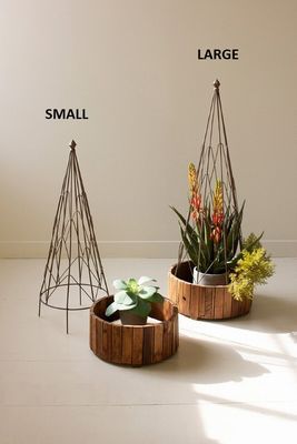 Metal Topiary w/Recycled Wood Base Lg