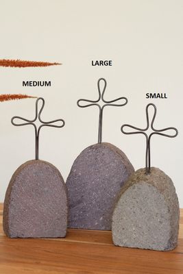 River Rock Headstone w/Wire Cross Lg