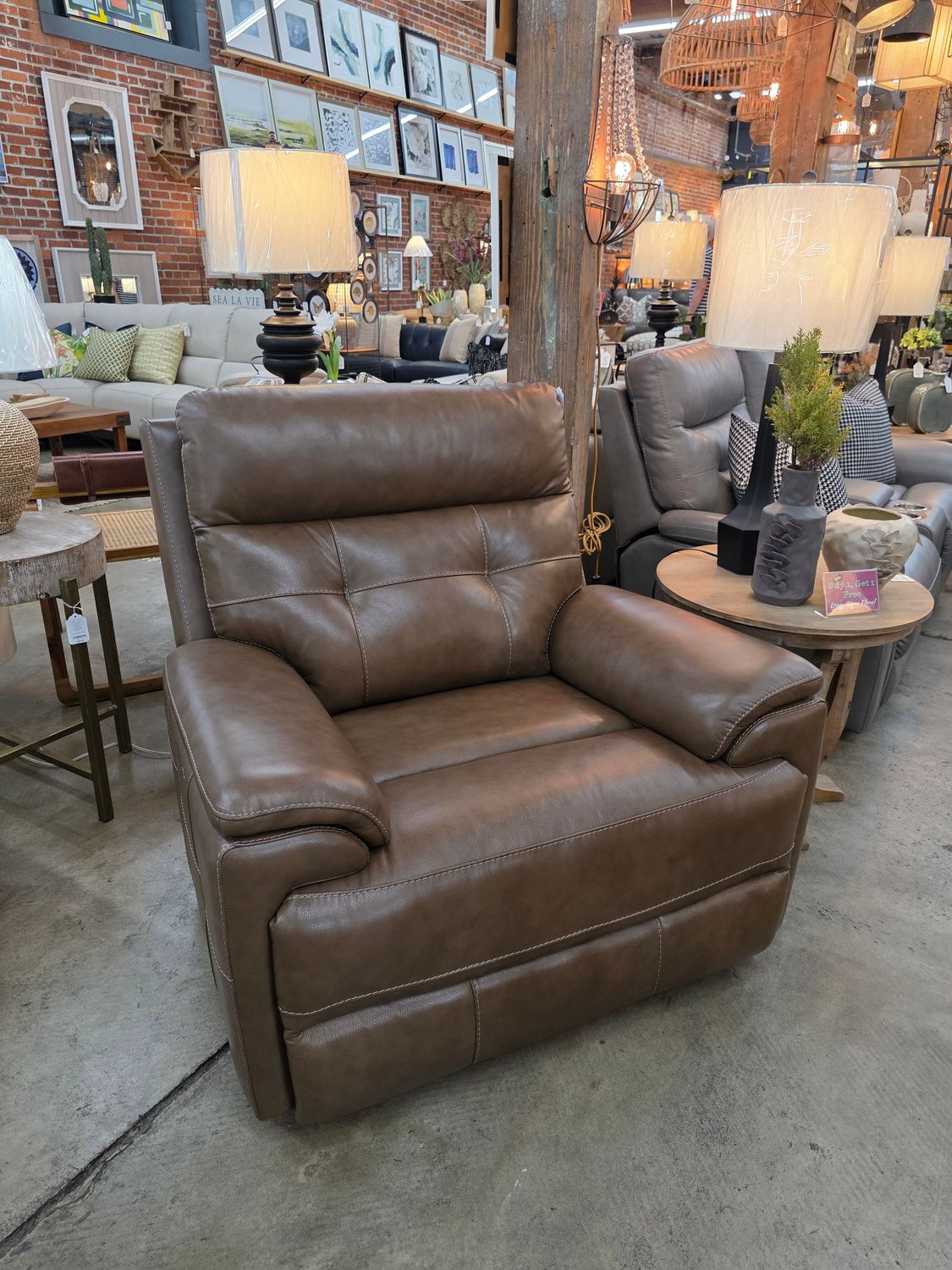 Vera Motion Chair
