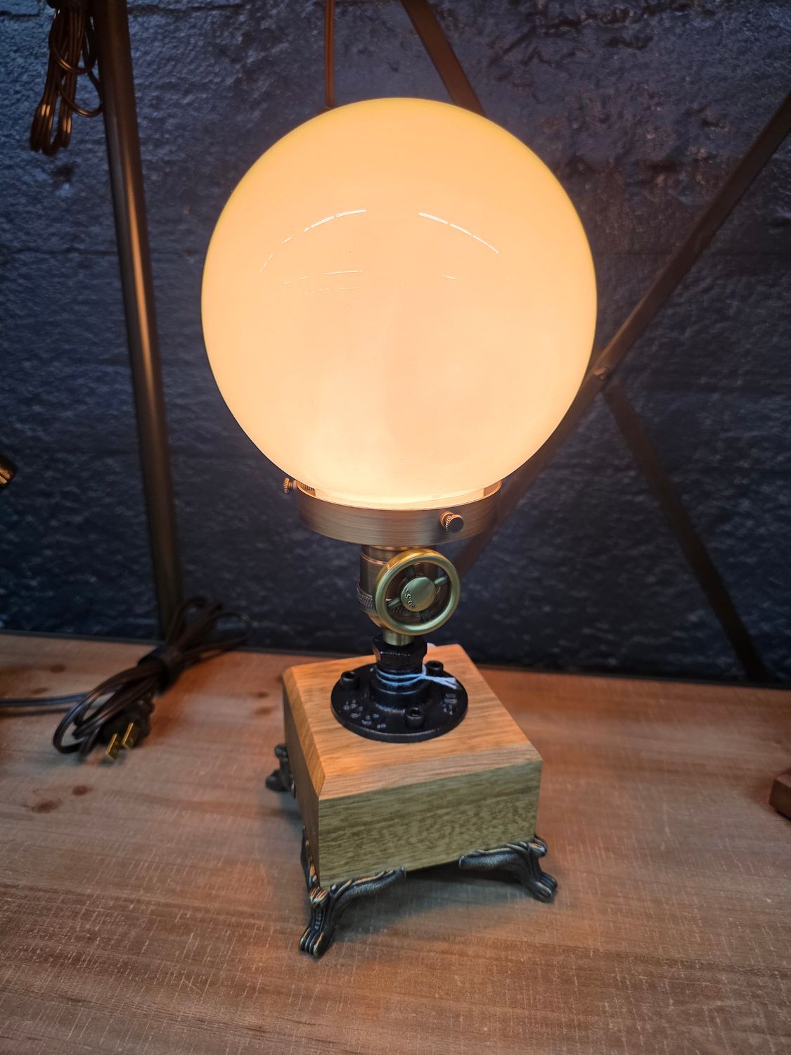#7+ Light Bulb