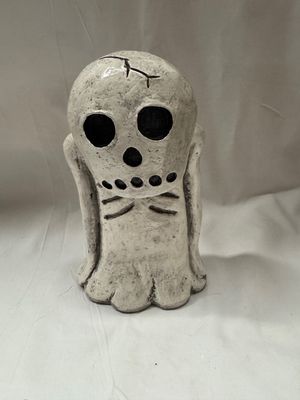 Resin Spooky Skull Figurine