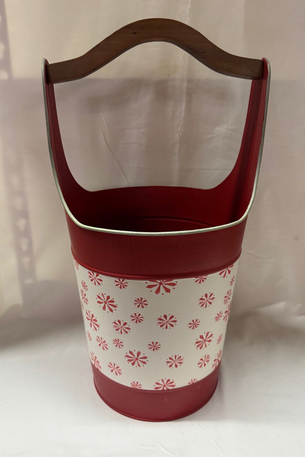 Metal Snowflake Container Red