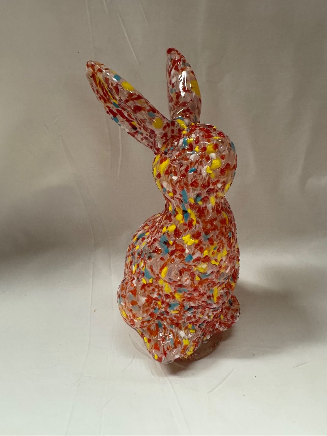 Glass Speckled Rabbit Décor Red