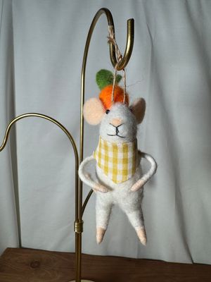 Felt Mouse w/Carrot Hat Ornament Felt Mouse w/Carrot Hat Ornament