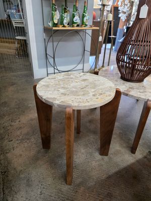 Round Butterscotch Marble End Table w/Mango Wood Base