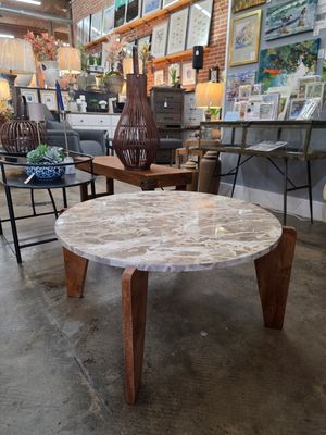 Round Butterscotch Marble Coffee Table w/Mango Wood Base