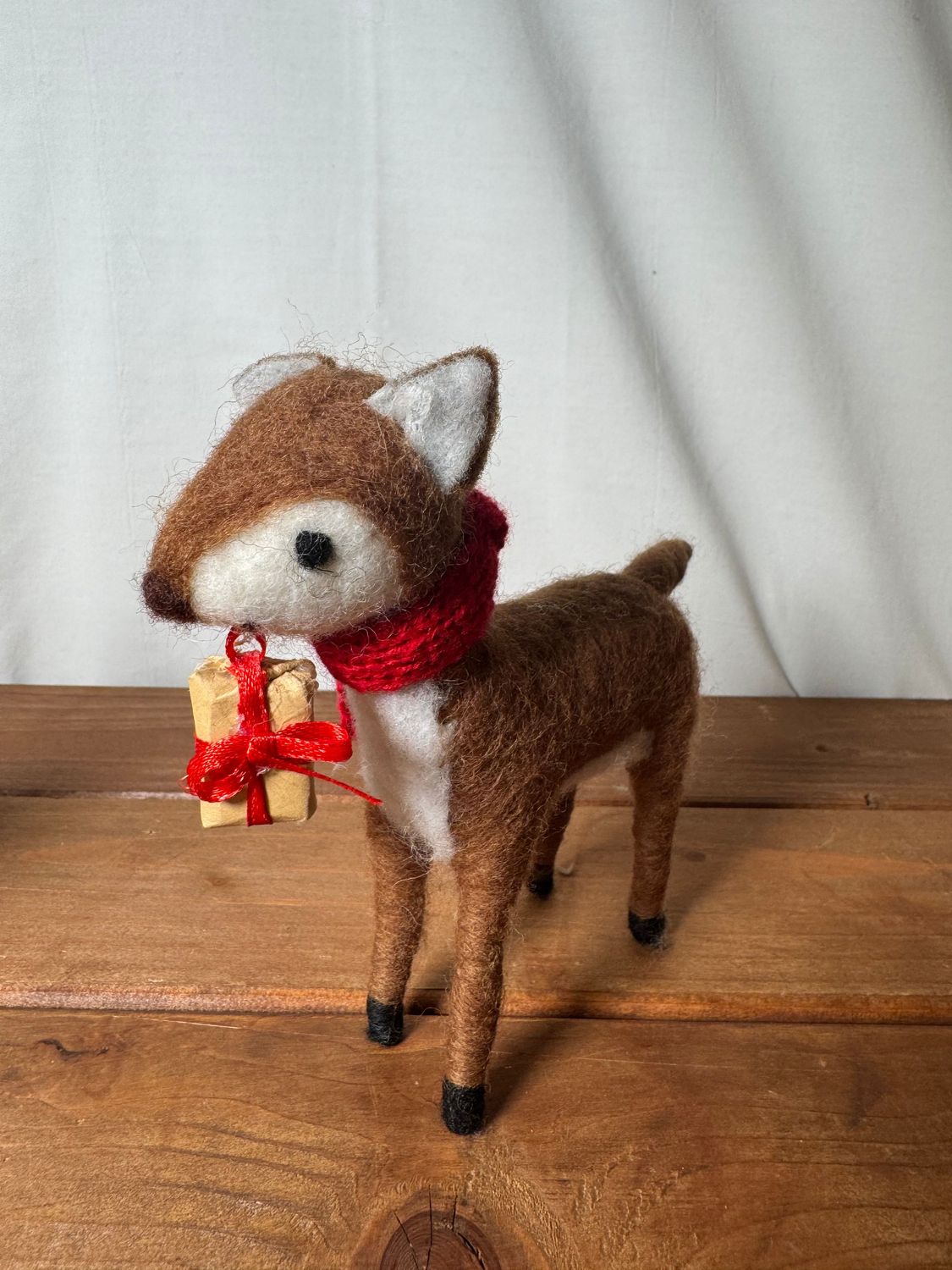 Felt Reindeer w/Present