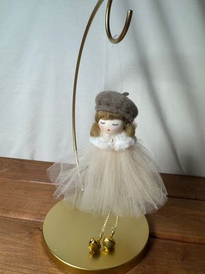 Girl in Beret Ornament White