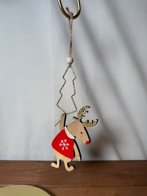 Wooden Reindeer Holding Tree Ornament Lg