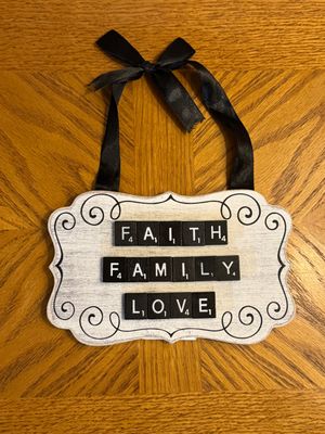 Faith/Family/Love Lg. Plaque 8"L x 5"H Faith/Family/Love Lg. Plaque 8"L x 5"H