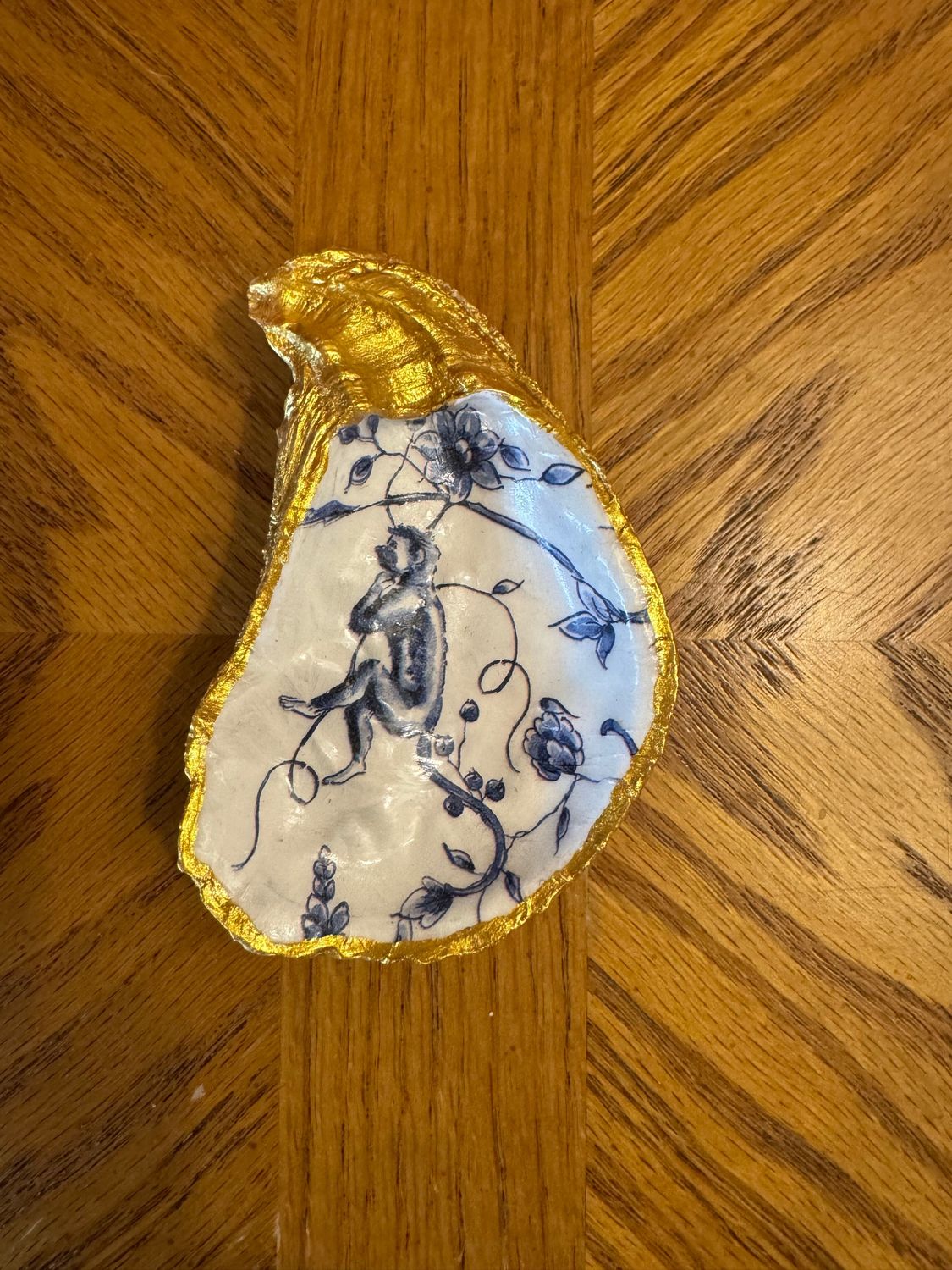 Oyster Shell Dish - Blue & White Monkey I Oyster Shell Dish - Blue & White Monkey I
