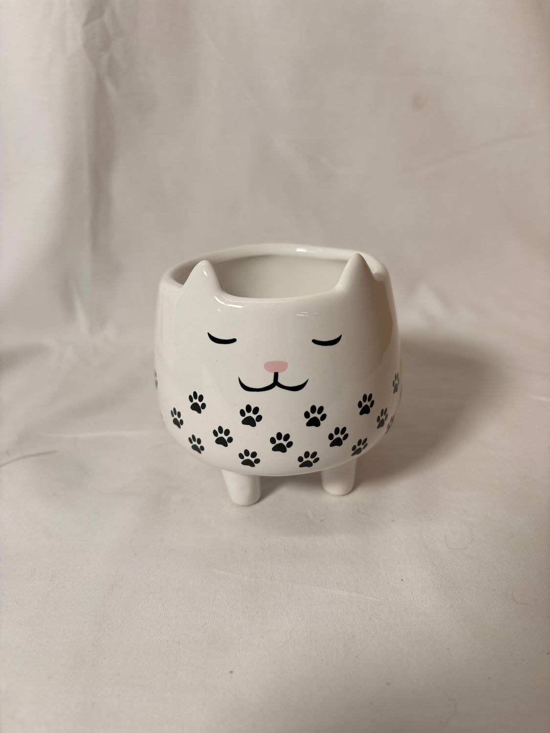 3.5" Cat Dolomite Planter - Black 3.5" Cat Dolomite Planter - Black