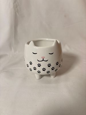 3.5" Cat Dolomite Planter - Black 3.5" Cat Dolomite Planter - Black