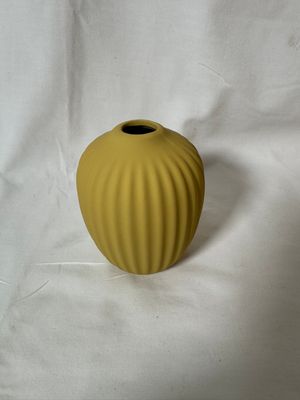 4" Stoneware Vase Dandelion 4" Stoneware Vase Dandelion