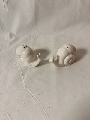 Ceramic White Snail Salt & Pepper Ceramic White Snail Salt & Pepper