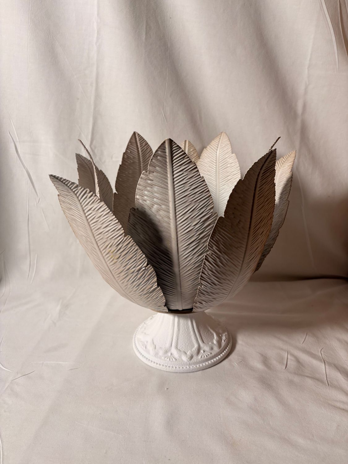 Metal Tulip Candleholder 10" White