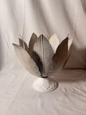 Metal Tulip Candleholder 10" White