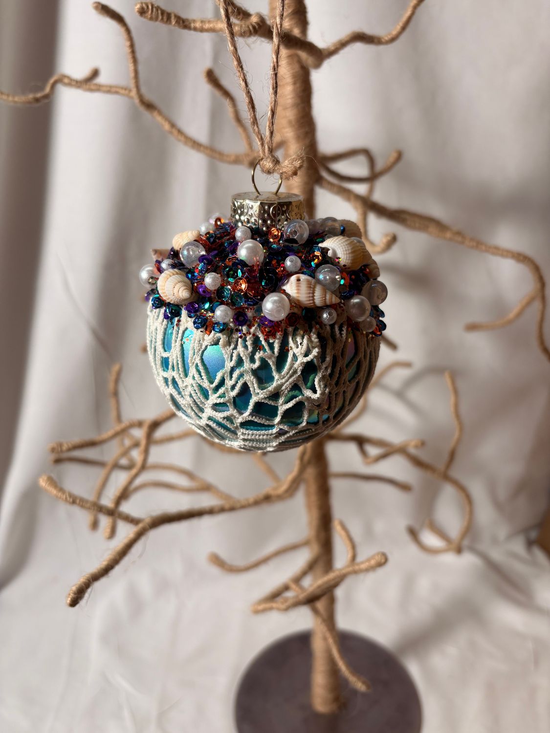 Glass Shell/Net Ornament Blue 4"