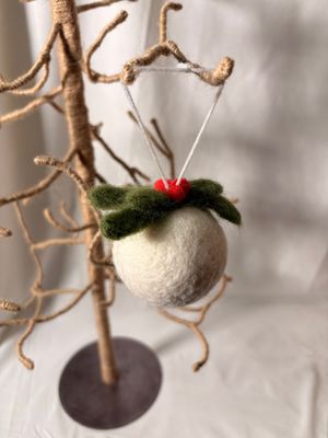 Felt White Ball w/Misletoe Ornament I
