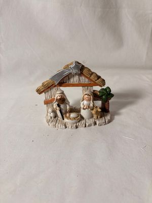Nativity Scene with Silver Star 4"