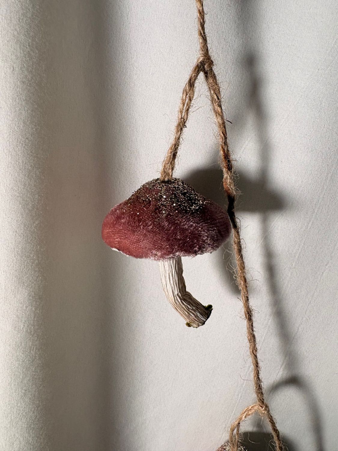 Mushroom Garland - Violet