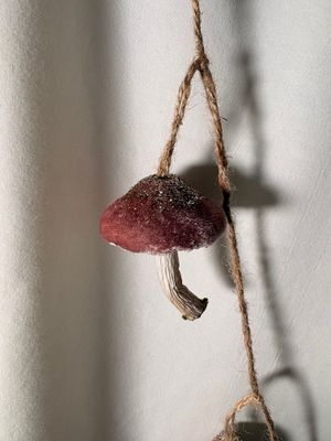 Mushroom Garland - Violet