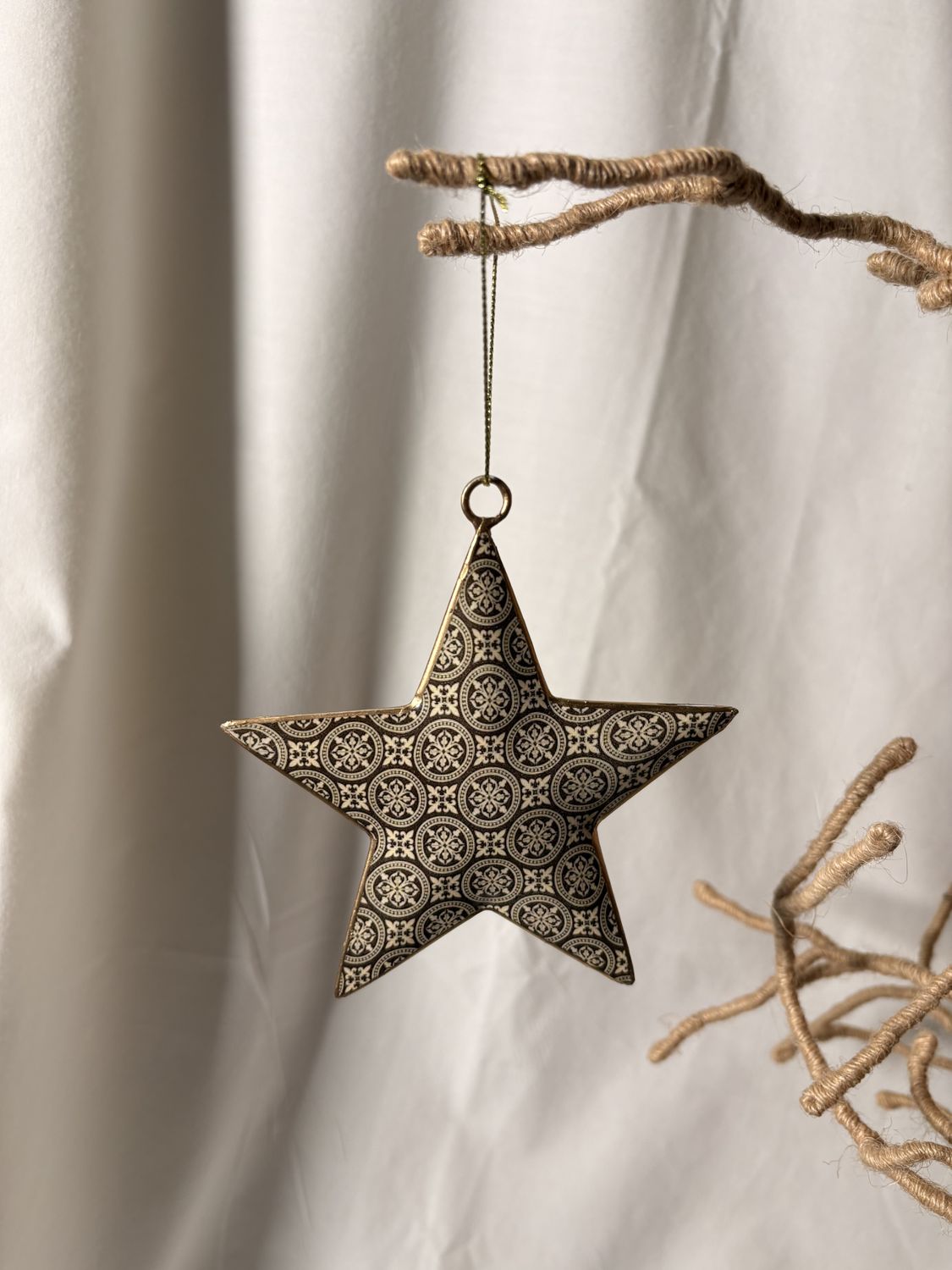Metal Green/Gold Ornament - Star
