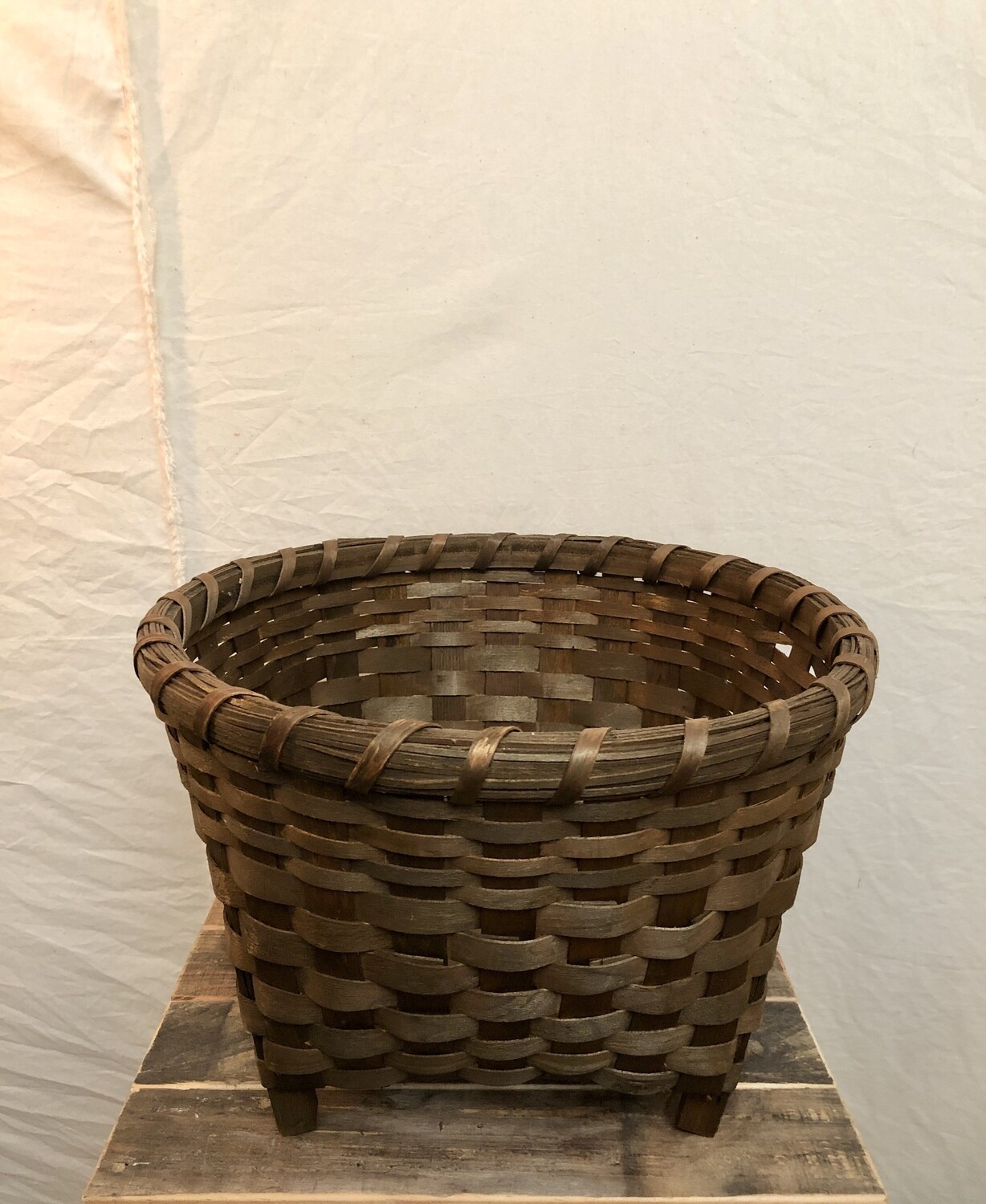 Round Brown Split Wood Basket w/Feet - Sm