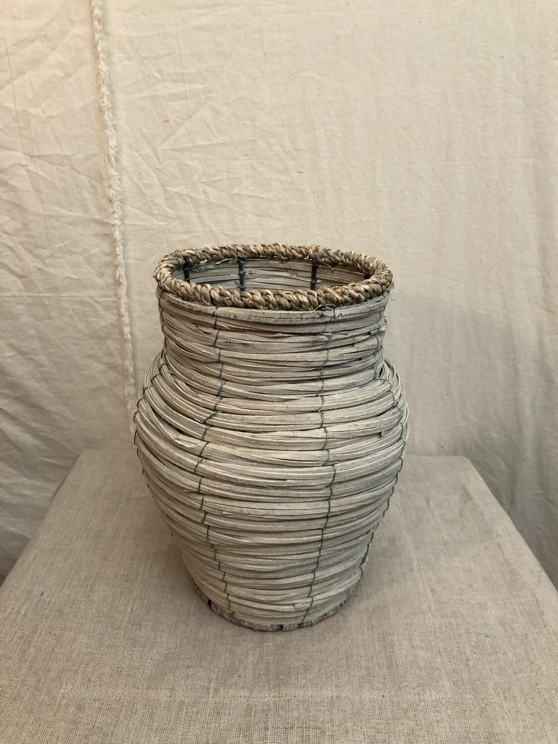 Round Grey Washed Poplar Wood Planter Sm Round Grey Washed Poplar Wood Planter Sm