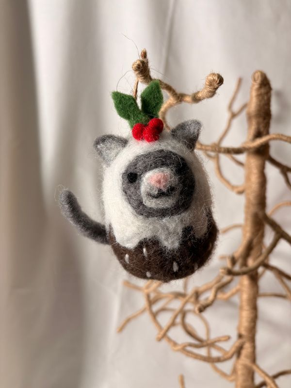 Felt Kitty w/Holly Ornament