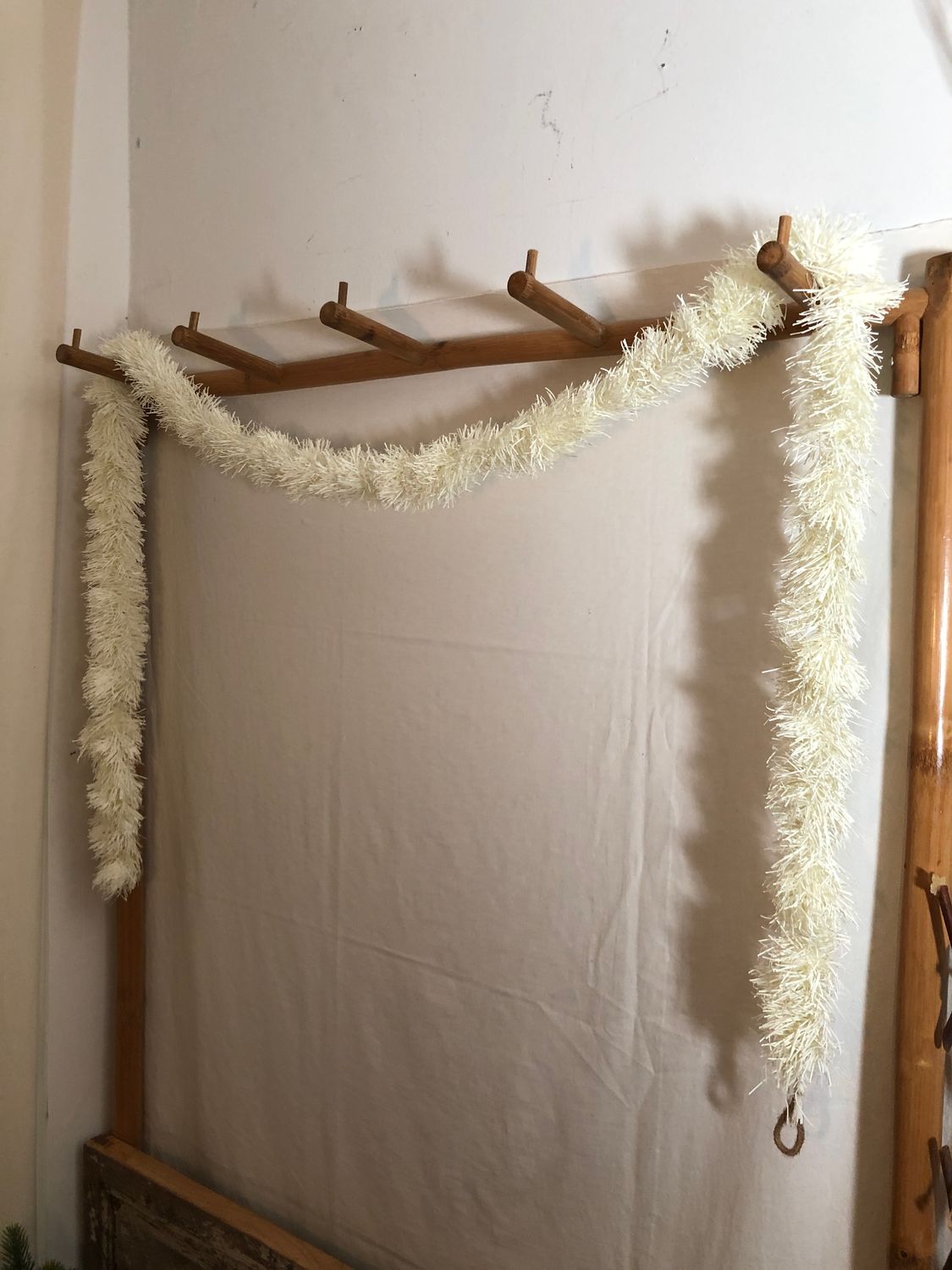 Natural Paper Frill Christmas Garland Natural Paper Frill Christmas Garland