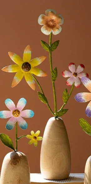 Painted Metal Flower w/Wooden Base Lg Painted Metal Flower w/Wooden Base Lg