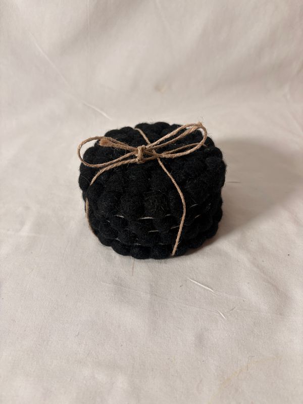 S/4 Wool Black Felt Coasters