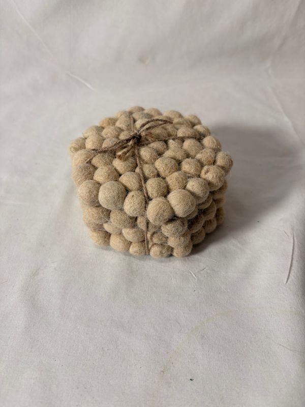 S/4 Wool Beige Hex Felt Coasters