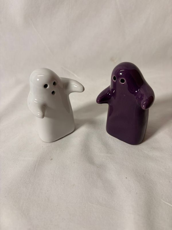 Ghost Friends Salt & Pepper Shakers Ghost Friends Salt & Pepper Shakers