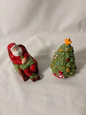Ceramic Santa/Christmas Tree Salt & Pepper 4" Ceramic Santa/Christmas Tree Salt & Pepper 4"