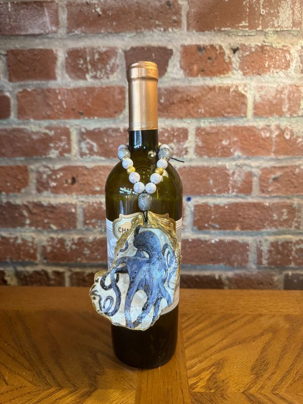 Oyster Shell BC - Octopus Oyster Shell BC - Octopus