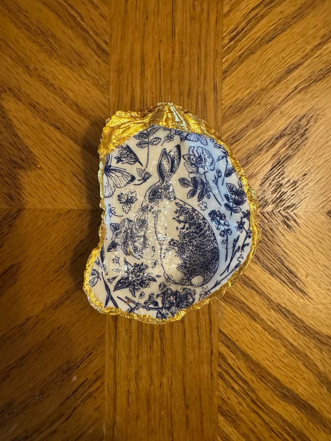 Oyster Shell Dish - Rabbit