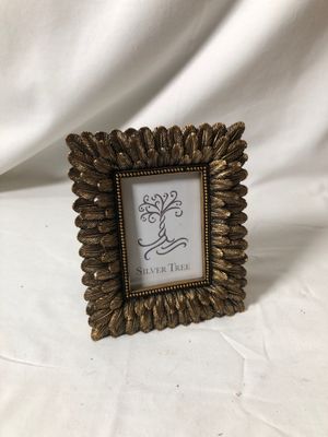 Gold Feather Frame 3.5 x 2.5