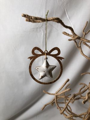 Metal Gold &amp; White Star Ornament