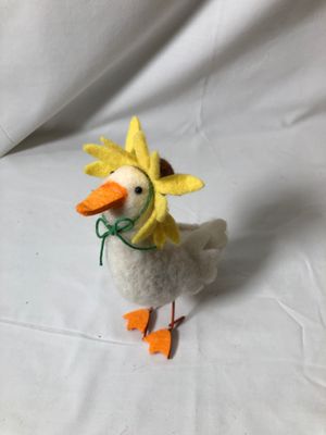 Felt Duck w/Sunflower Hat