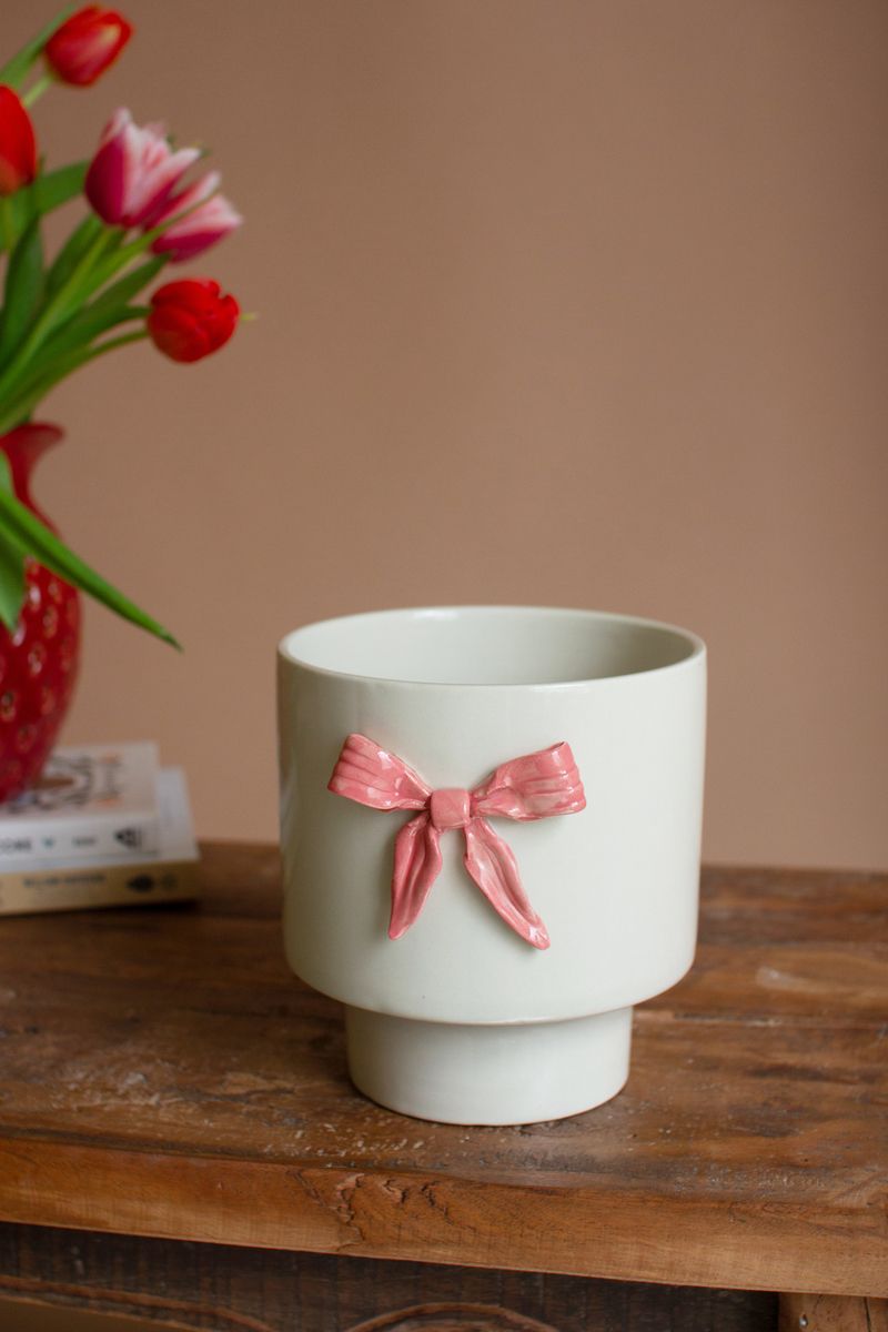 Ceramic Flower Pot w/Pink Bow Ceramic Flower Pot w/Pink Bow