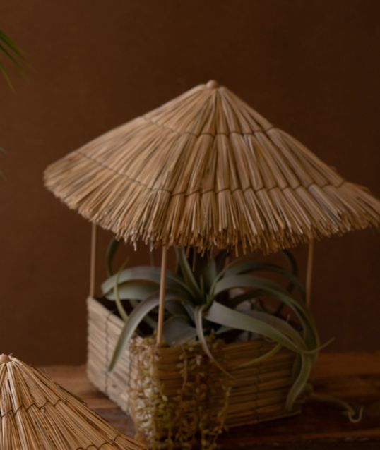 Seagrass and Iron Tiki Hut Planter - Lg