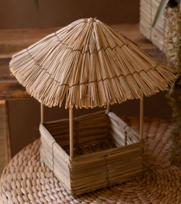 Seagrass and Iron Tiki Hut Planter - Sm