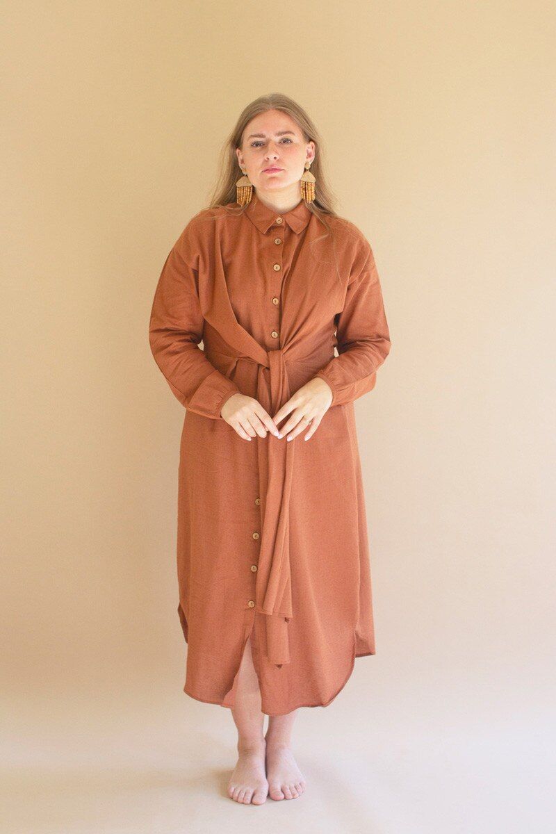 Long-Sleeve Button-Front Dress w/Front-Tie Detail / Cinnamon