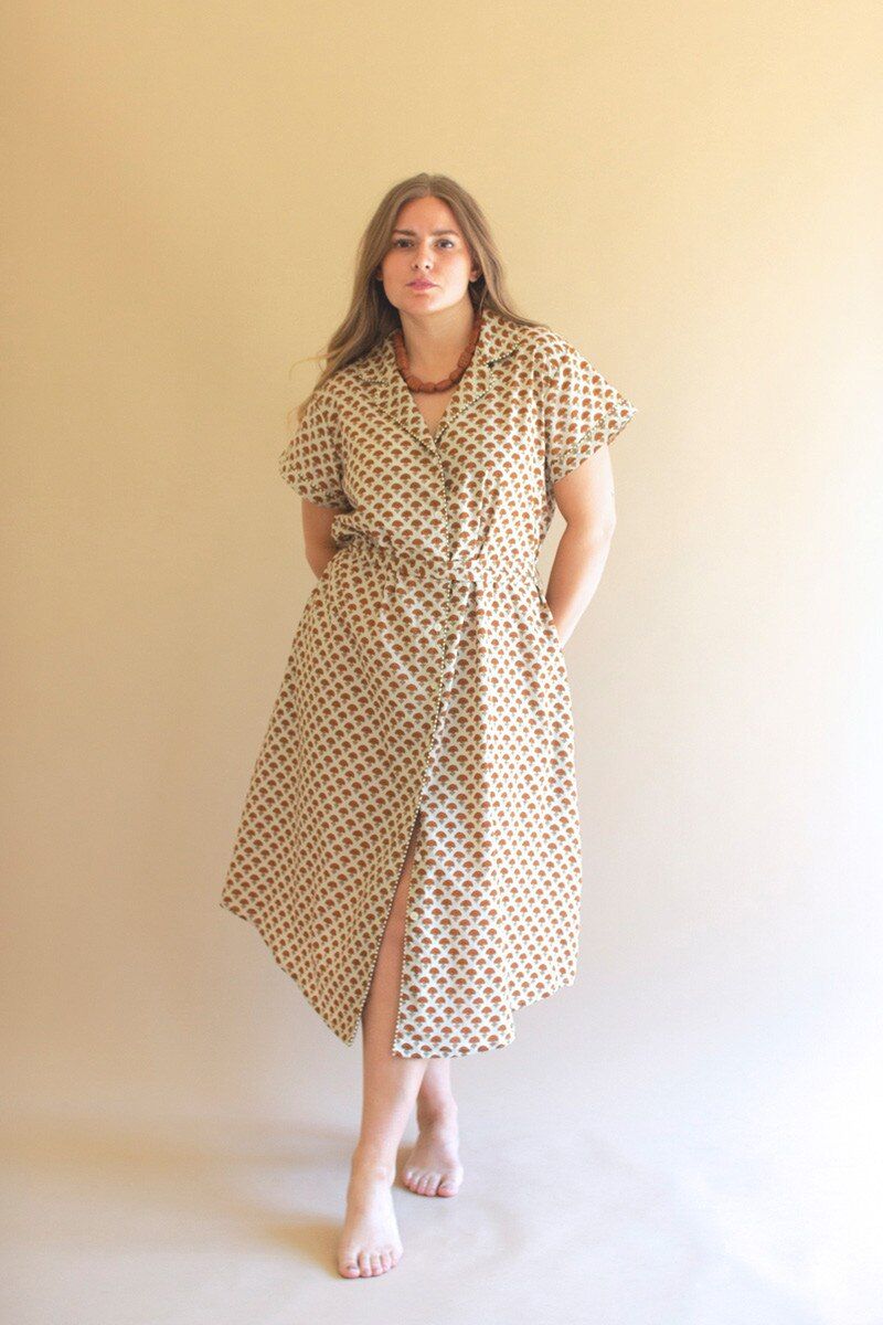 Brown Short-Sleeve Printed Button-Front Dress w/Trim