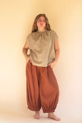 High-Neck Shortsleeve Blouse w/Flat Pom-Pom Lace Detail / Oatmeal