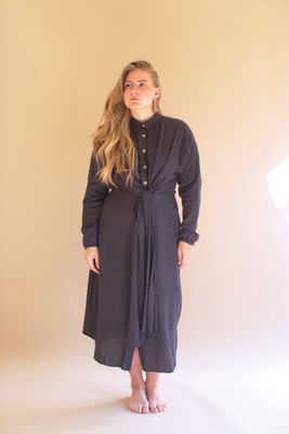 Long-Sleeve Button-Front Dress w/Front-Tie Detail / Midnight