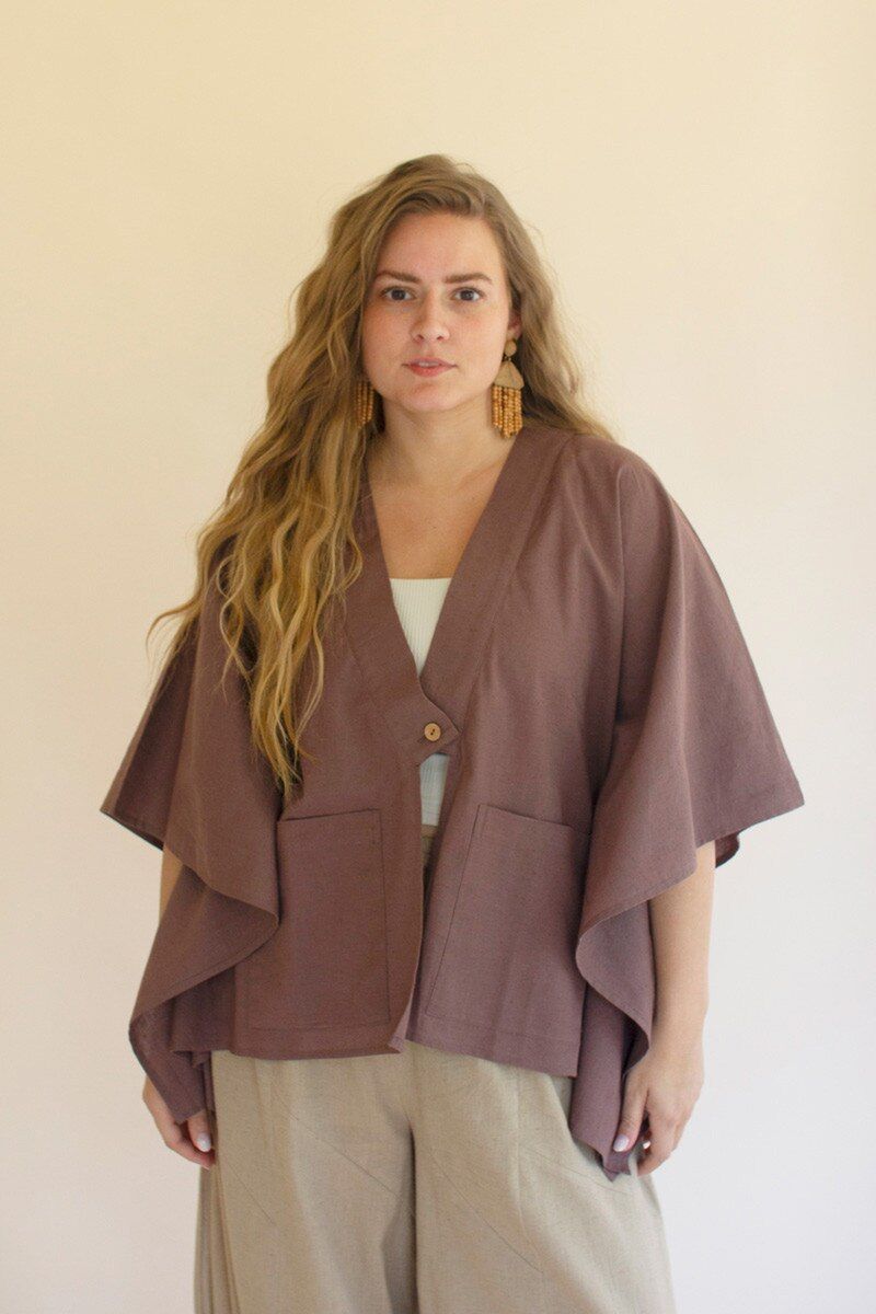 Winged-Sleeve Kimono w/Front Pockets and Button / Mulberry