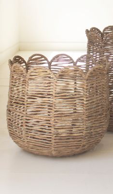 Iron and Seagrass Scalloped Basket - Sm